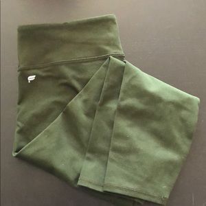 Fabletics leggings - mid rise power hold Capri